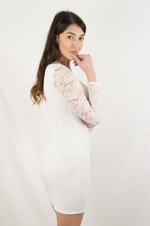 Mακρυμάνικο mini λευκό φόρεμα με δαντέλα